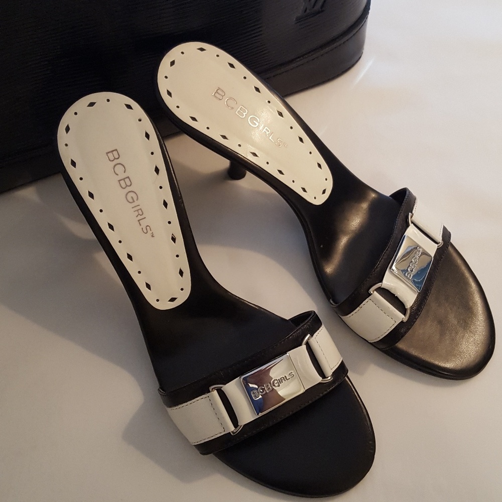 BCBG Heels Black and White NEW